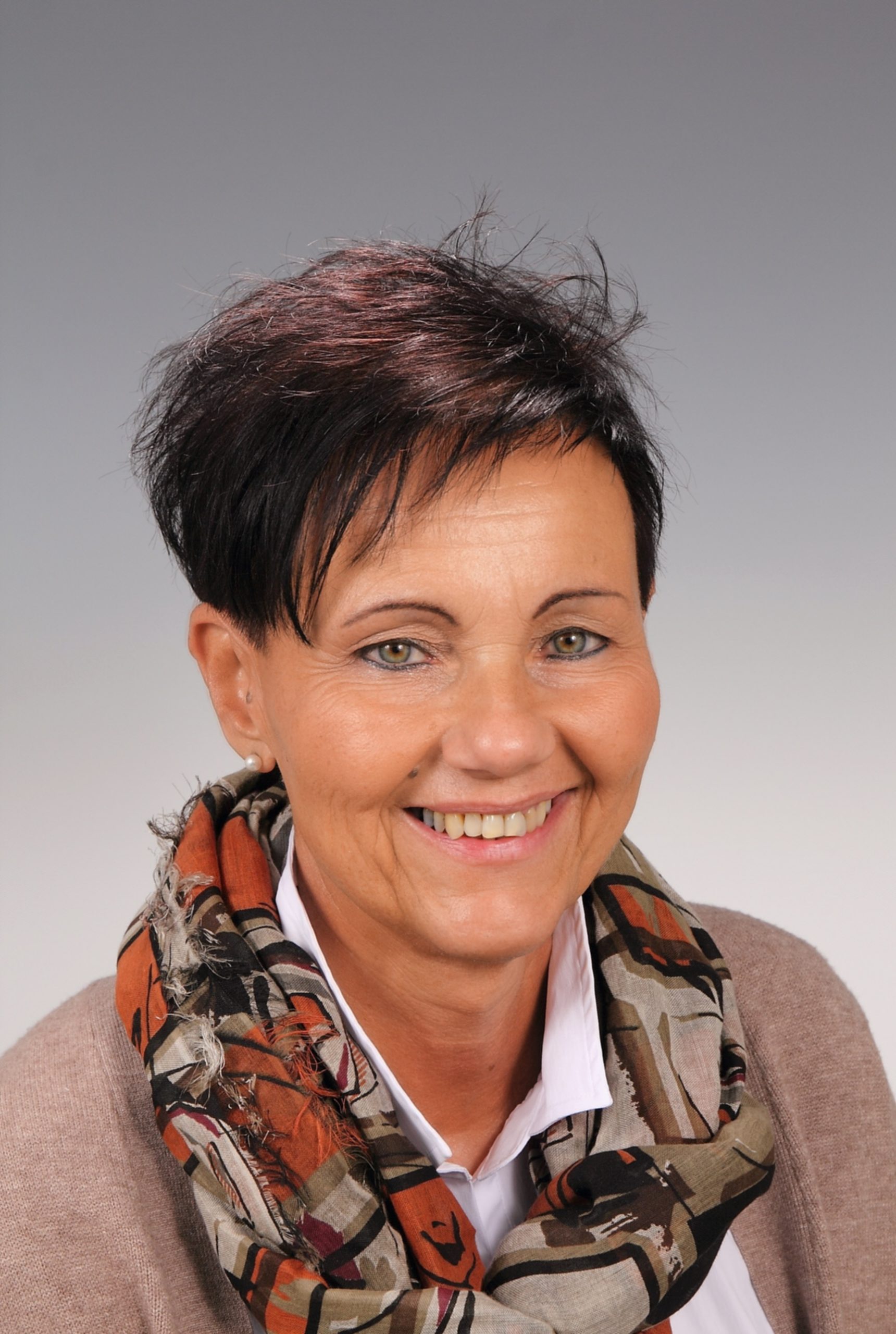<strong>Prof.<sup>in</sup> FOL<sup>in</sup> Dipl.-Päd.<sup>in</sup> Mst.<sup>in</sup> SIEDL Christine</strong>