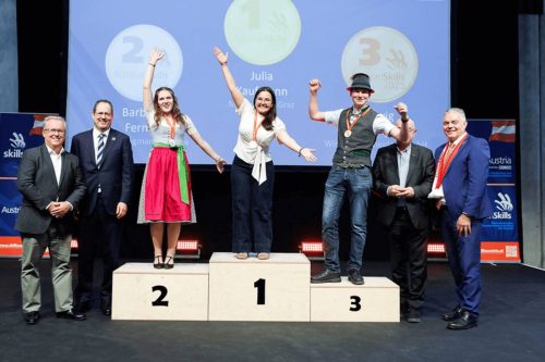 03 2025-11-24-085840